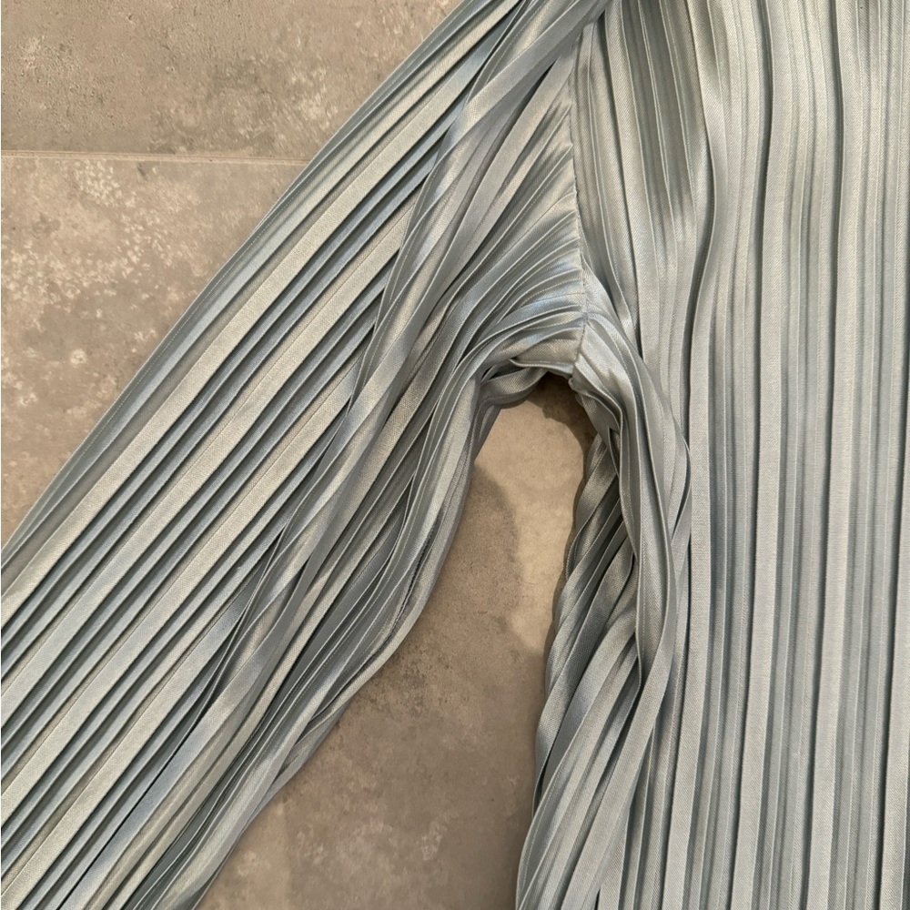 Rachel Zoe Light Blue Pleated Button Down XS - Picture 6 of 6